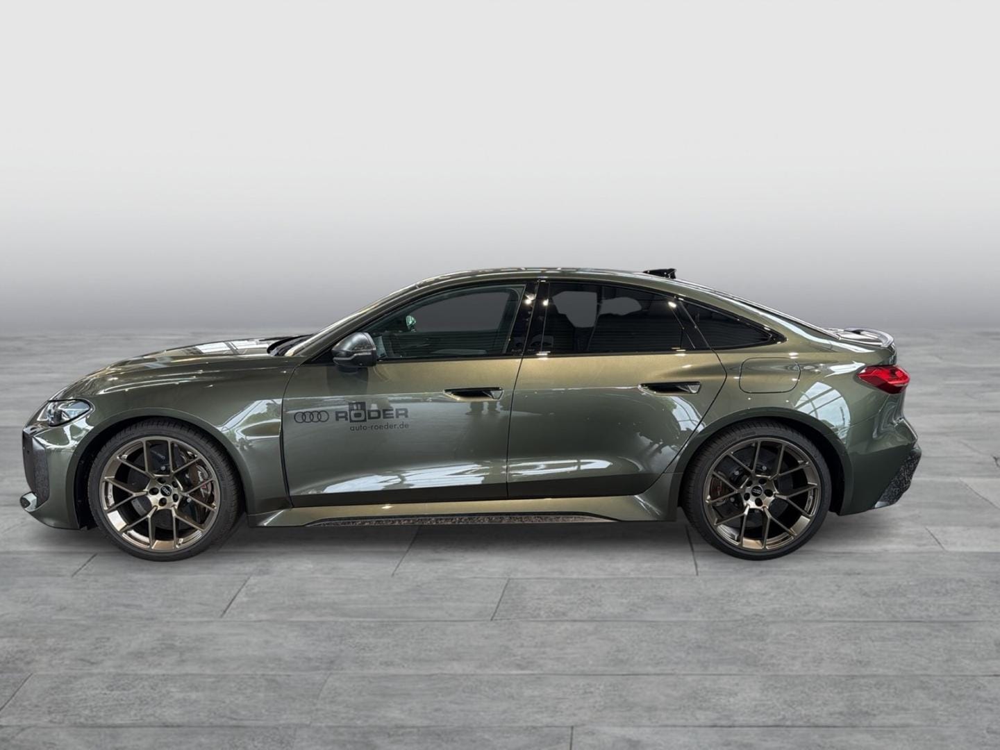 Bild über Audi RS 5 Limousine TFSI quattro 470 kW tiptronic - für weitere Informationen kontaktieren Sie den Audi Partner