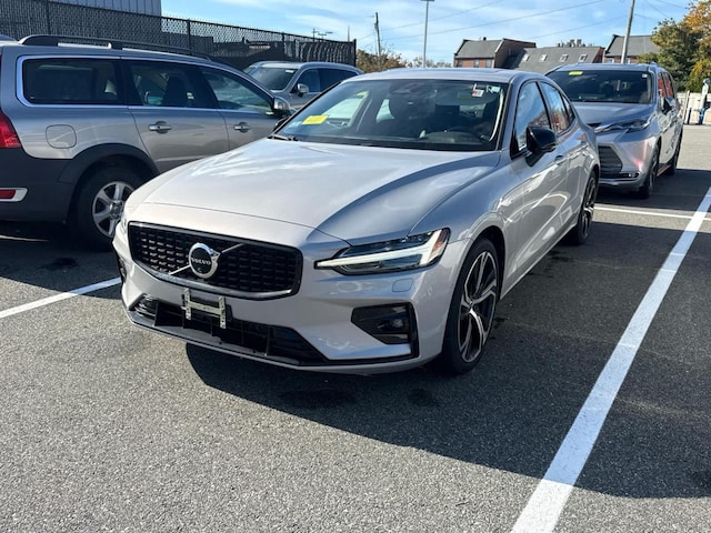 2024 Volvo S60 Plus