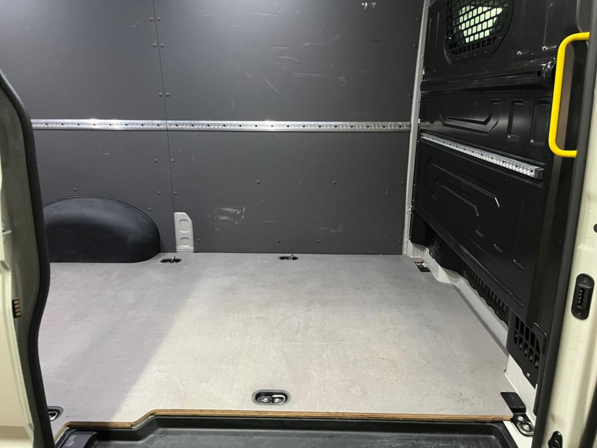 Volkswagen Crafter Kasten mittlerer Radstand