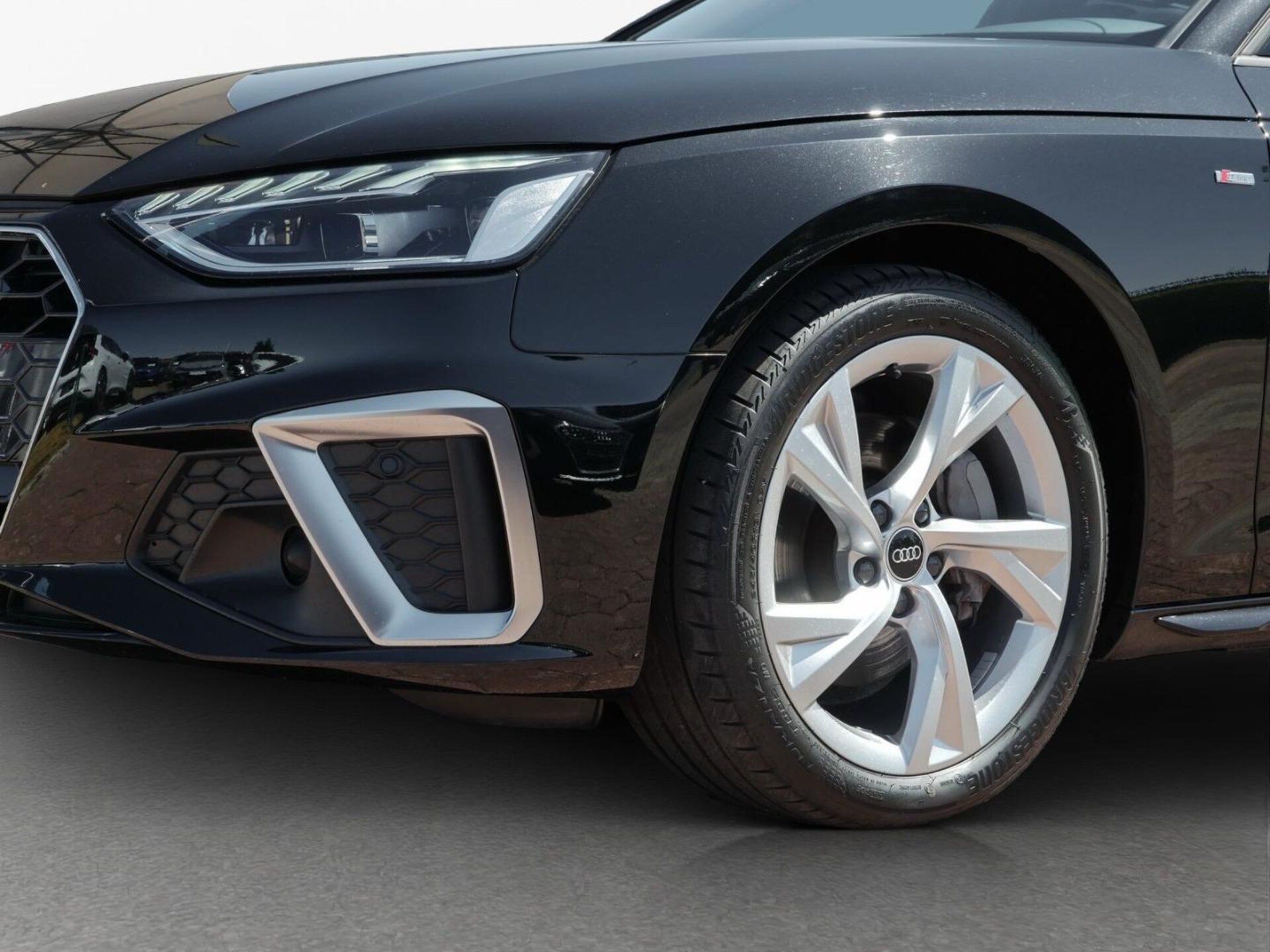 Audi A4 Avant S line