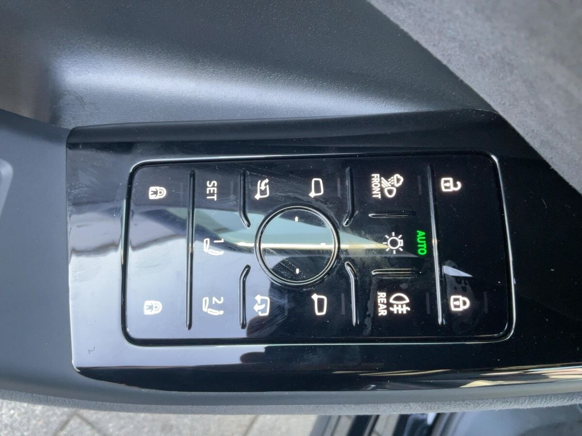 Image about Audi SQ6 SUV e-tron e-tron quattro