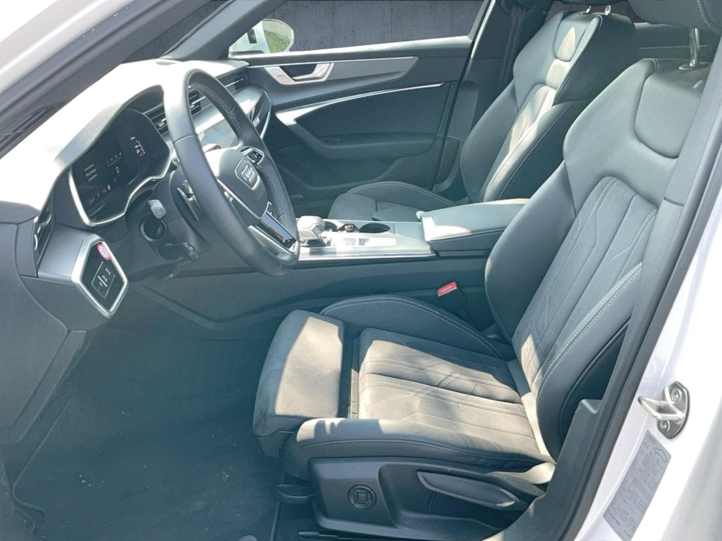 Bild über Audi A6 Avant advanced 40 TDI quattro S tronic - für weitere Informationen kontaktieren Sie den Audi Partner