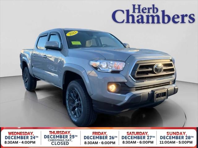 2021 Toyota Tacoma SR5's photo