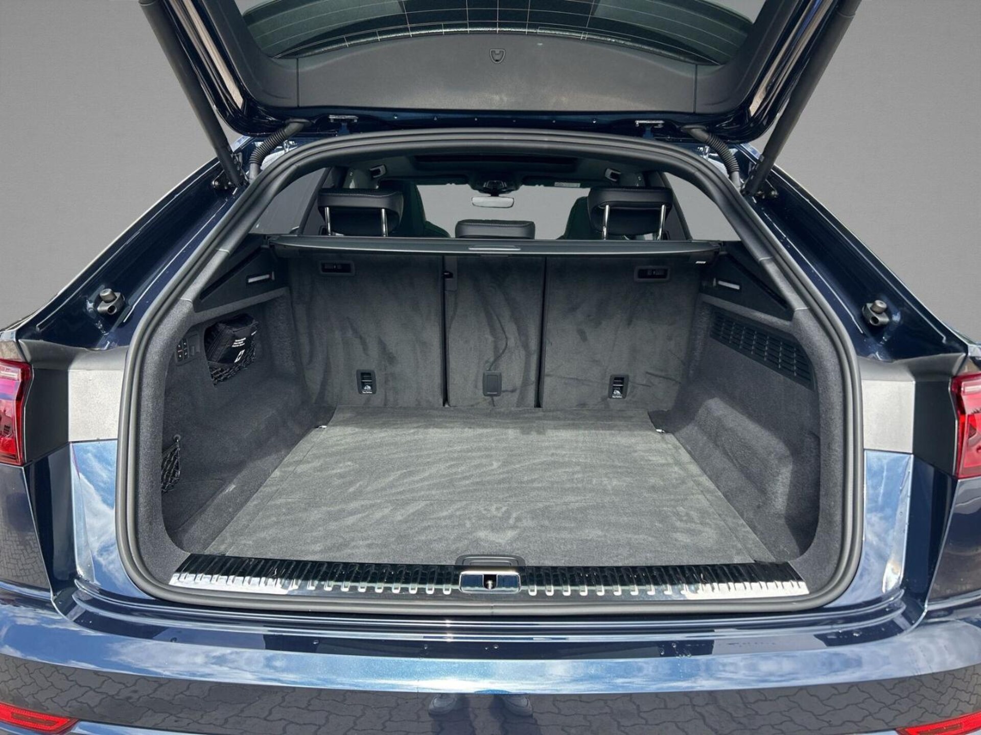 Audi SQ8 SUV