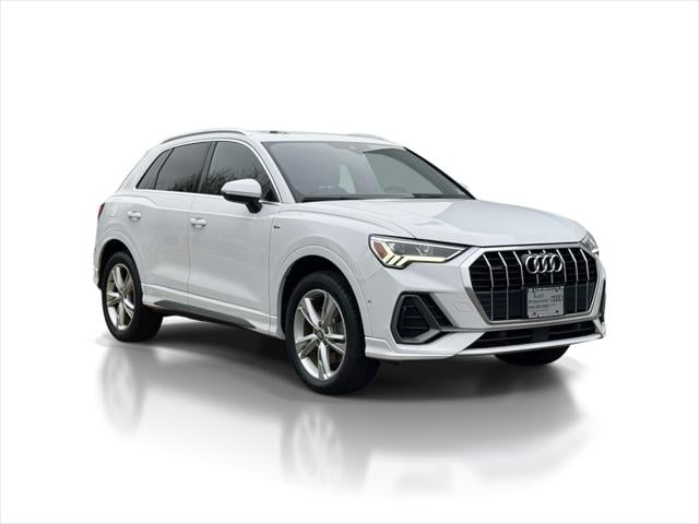2019 Audi Q3 S Line Premium's photo