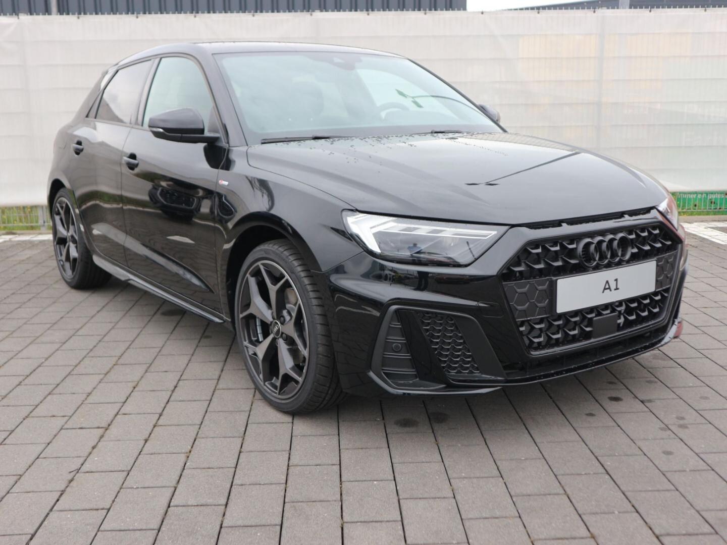 Bild über Audi A1 Sportback S line 35 TFSI S tronic - für weitere Informationen kontaktieren Sie den Audi Partner