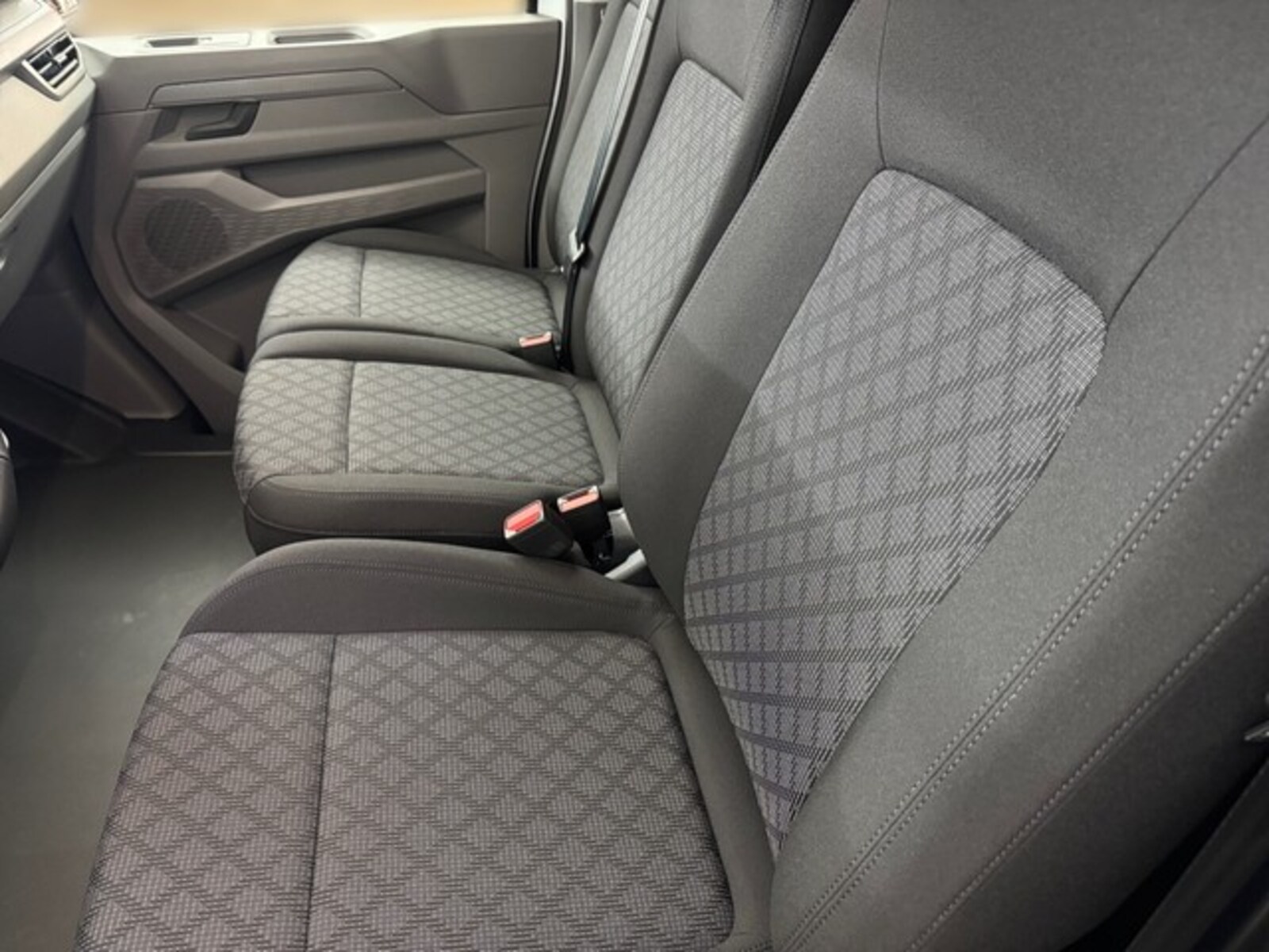 Volkswagen Transporter Kasten kurzer Radstand – Bild 7
