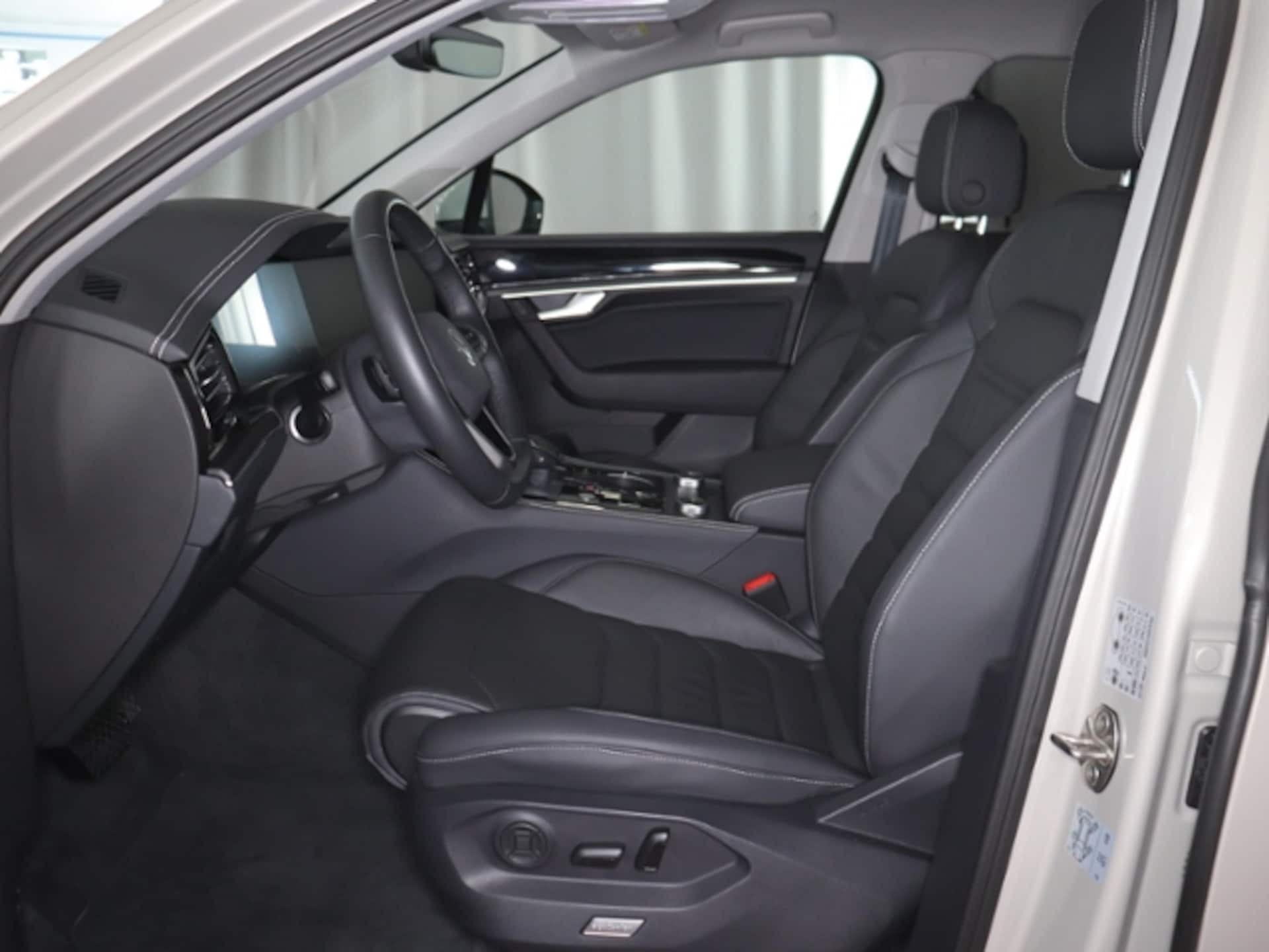 Volkswagen Touareg Basis-Modell