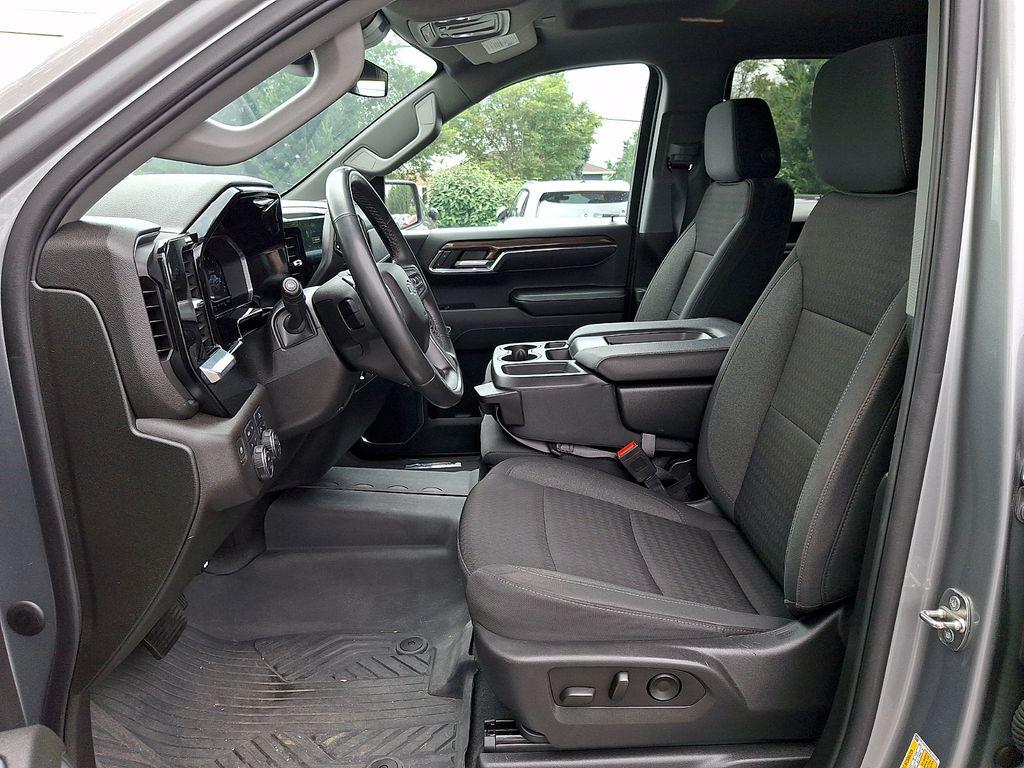2024 Chevrolet Silverado 1500 RST - Photo 15