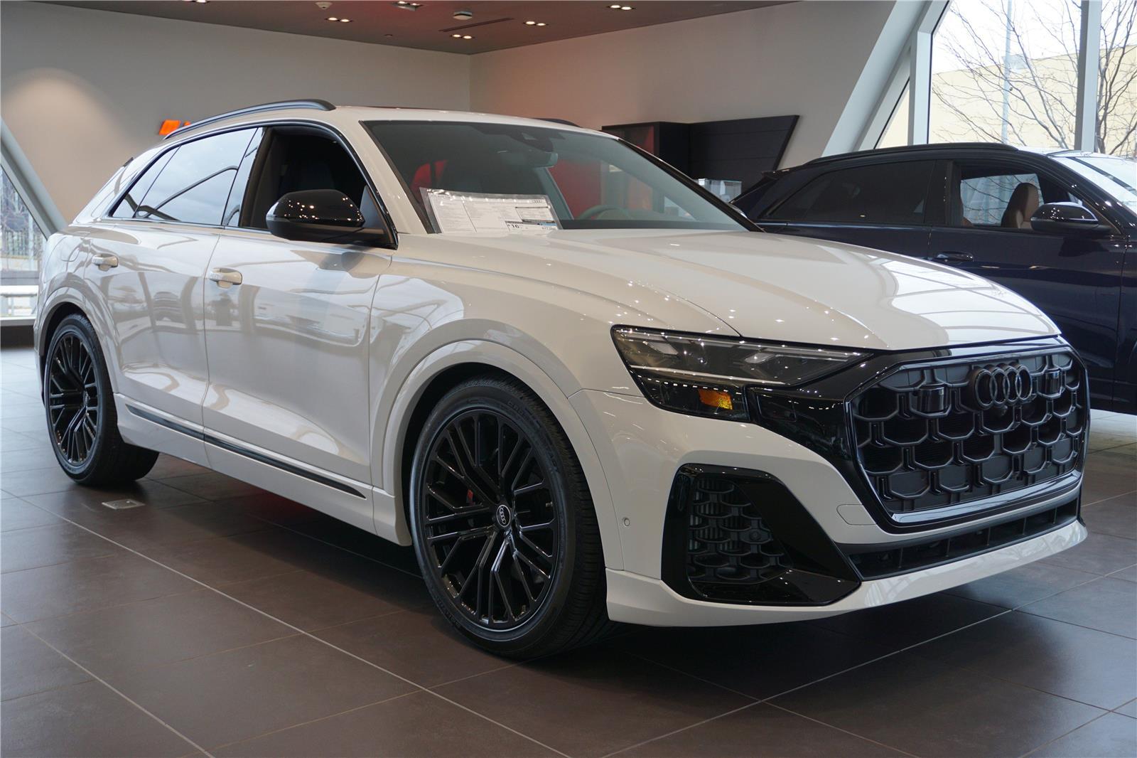 2026 Audi SQ8 Premium Plus quattro's photo