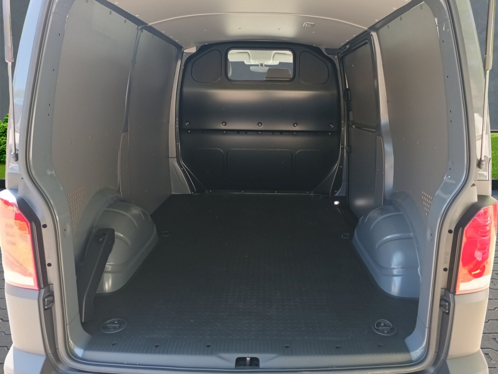 Volkswagen T6.1 Transporter Kasten kurzer Radstand – Bild 5