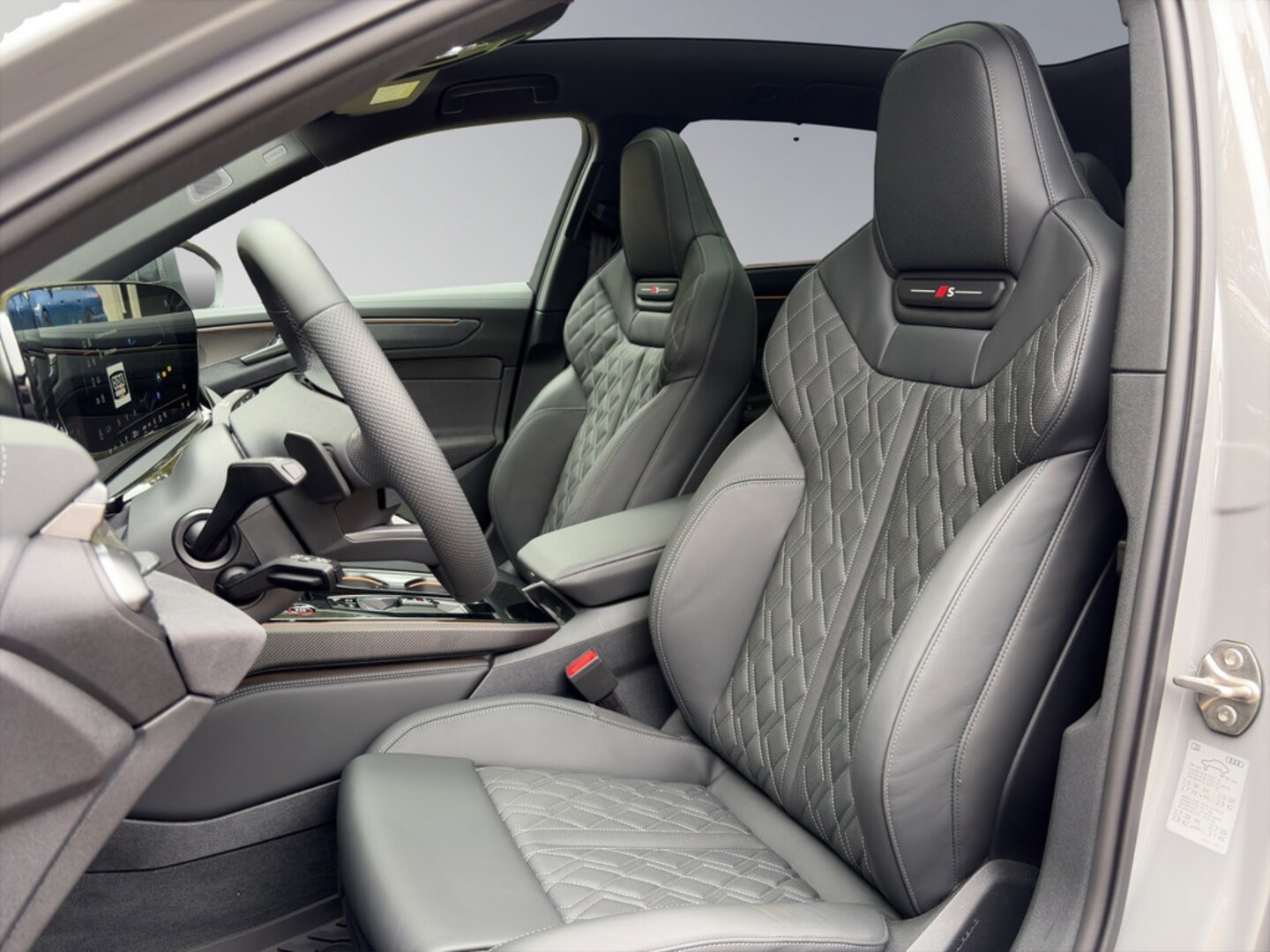 Bild über Audi A6 Avant TFSI quattro 270 kW S tronic - für weitere Informationen kontaktieren Sie den Audi Partner