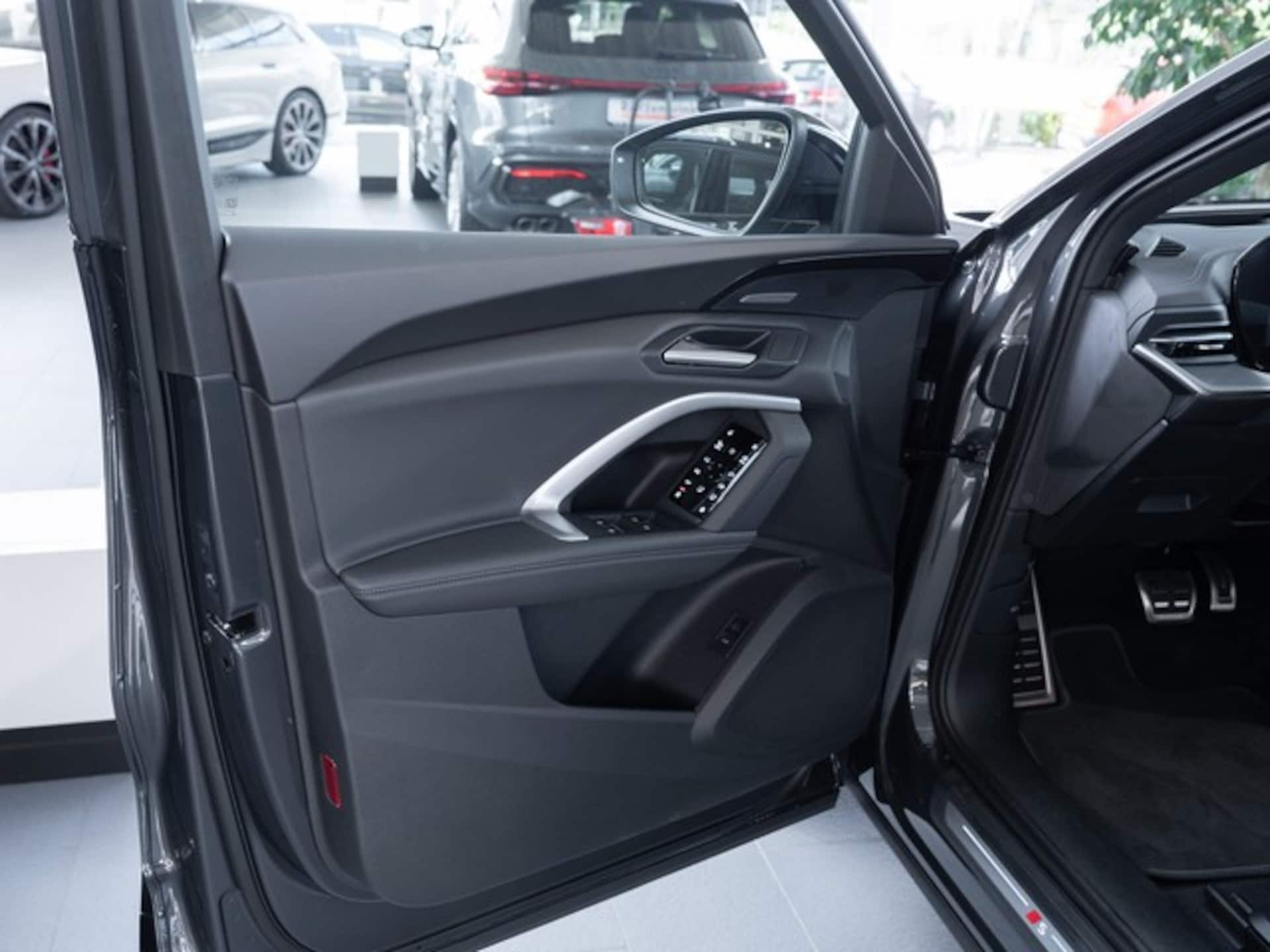 Audi Q5 Sportback edition one