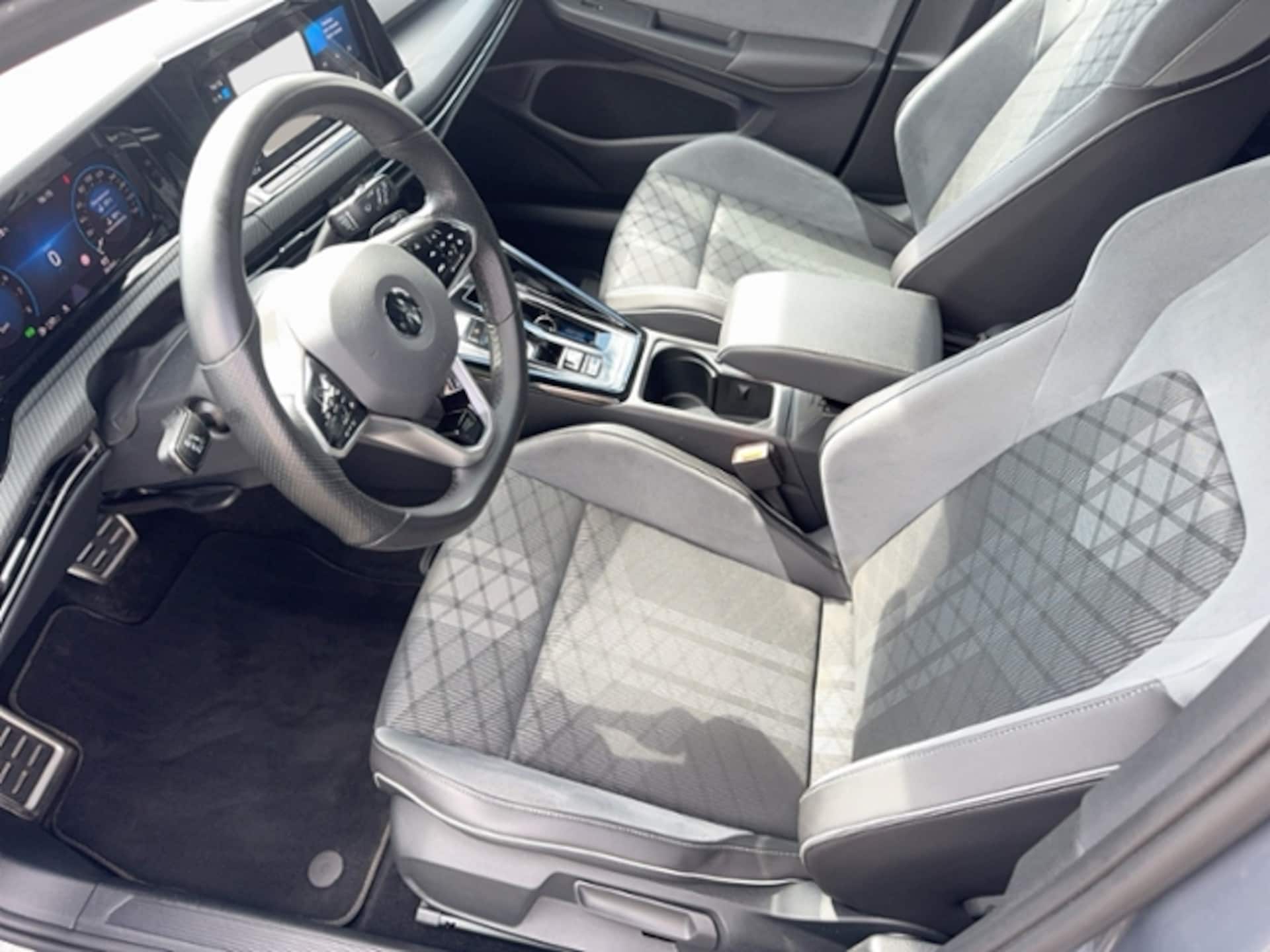 Volkswagen Golf Variant R-Line
