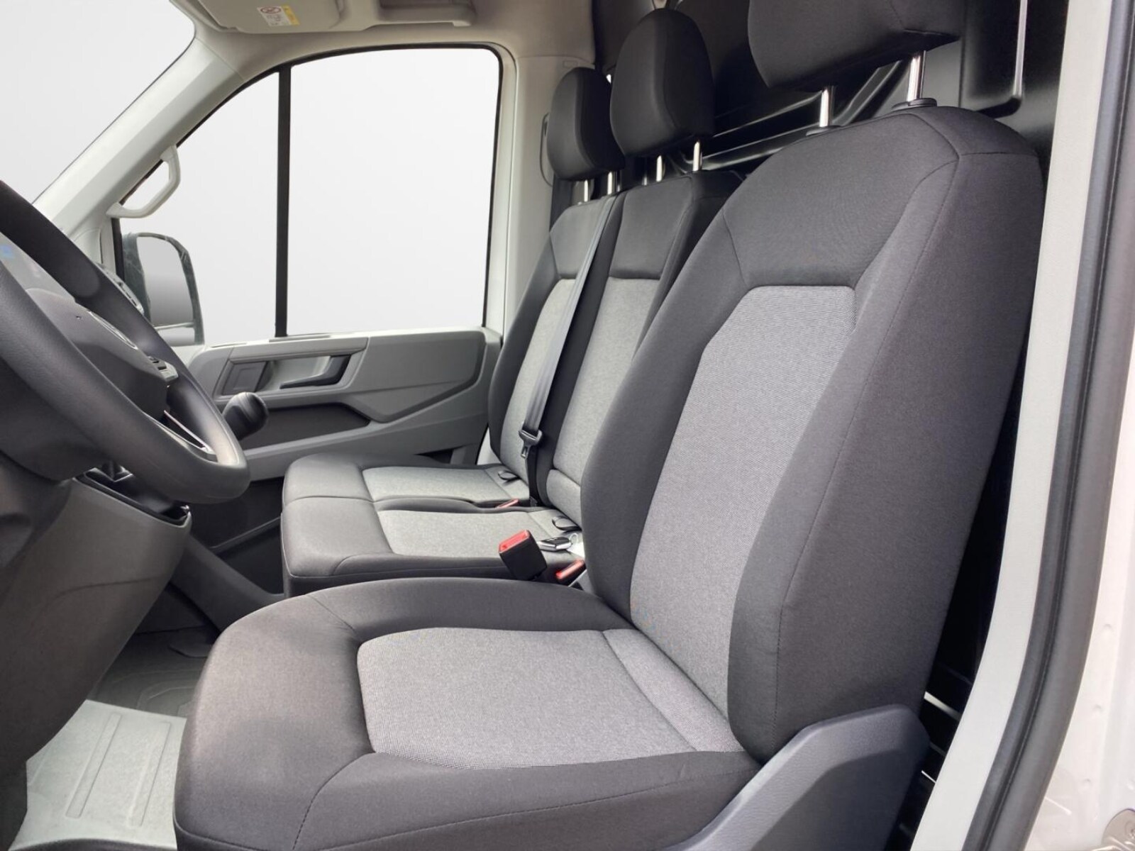 Volkswagen Crafter Kasten mittlerer Radstand – Bild 12
