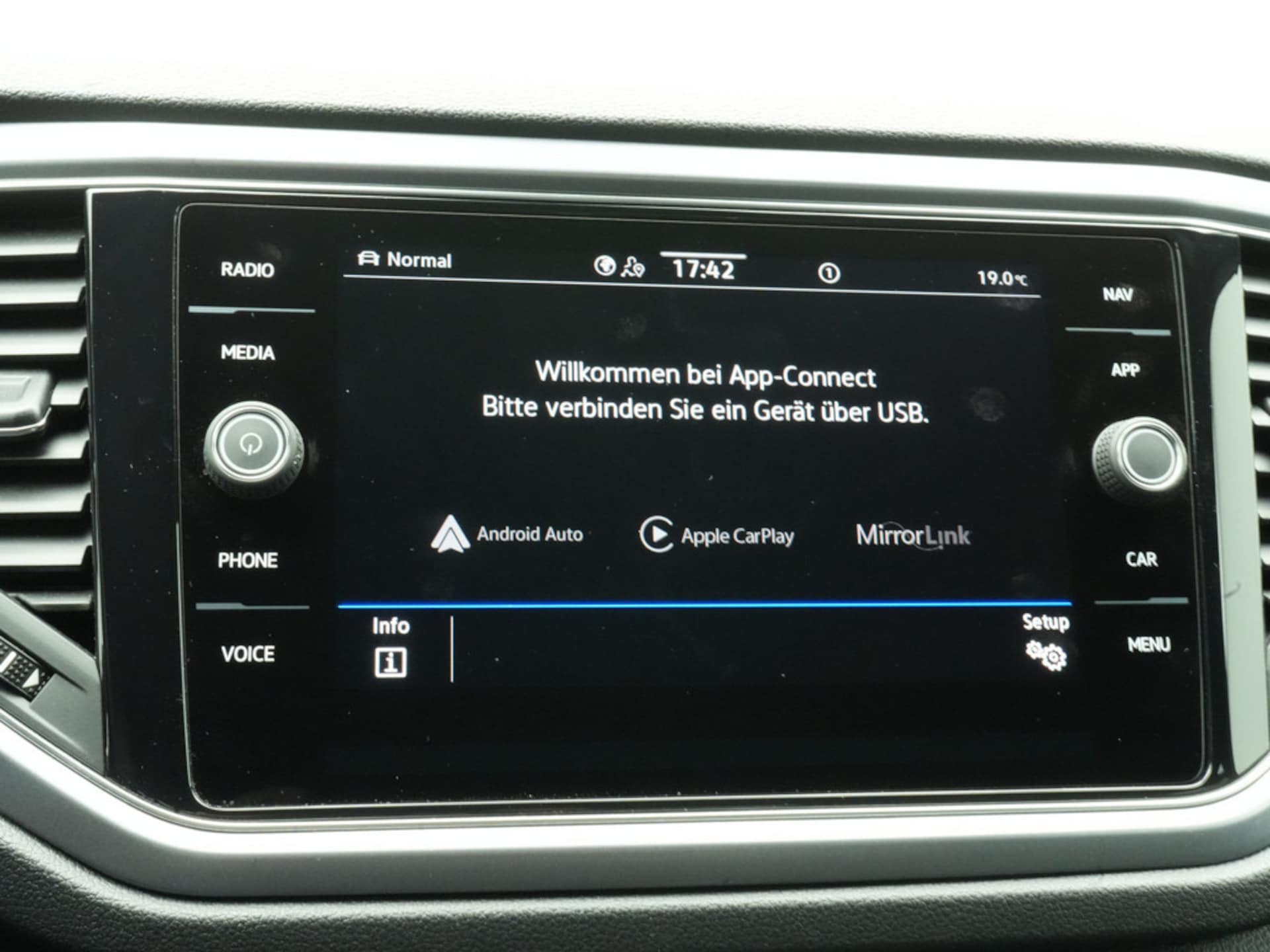 Volkswagen T-Roc Active