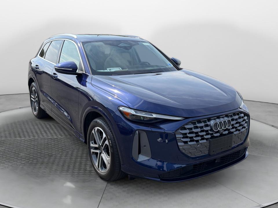 2025 Audi Q5 40 Prestige's photo
