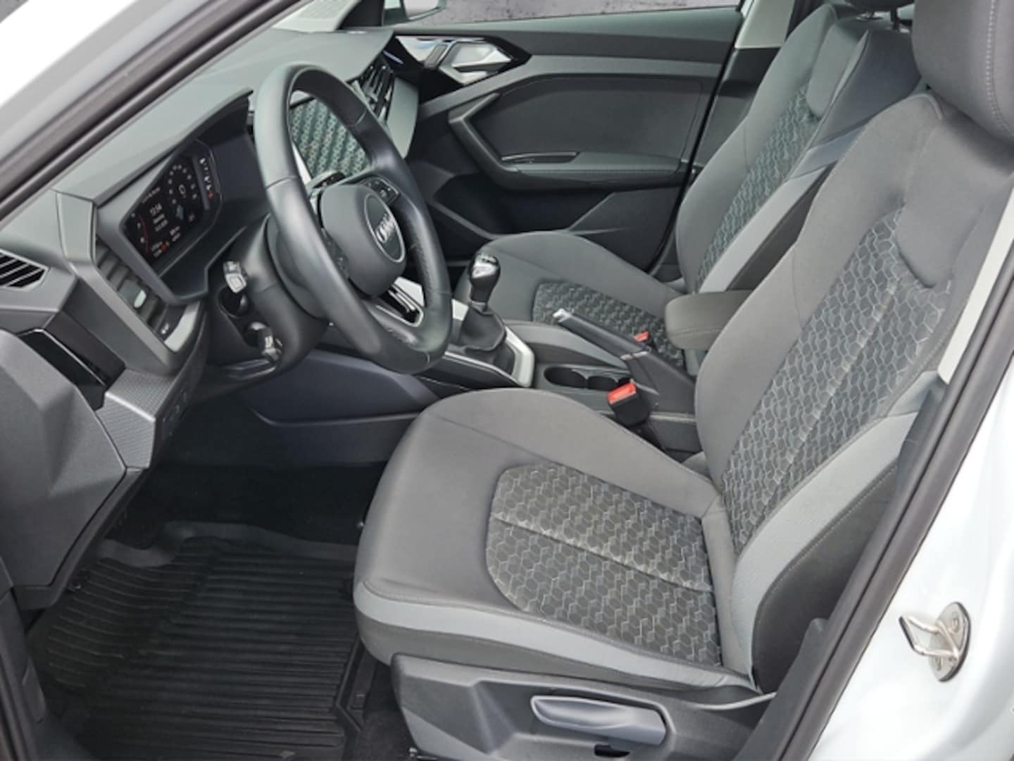 Bild über Audi A1 Sportback advanced 25 TFSI Schaltgetriebe - für weitere Informationen kontaktieren Sie den Audi Partner