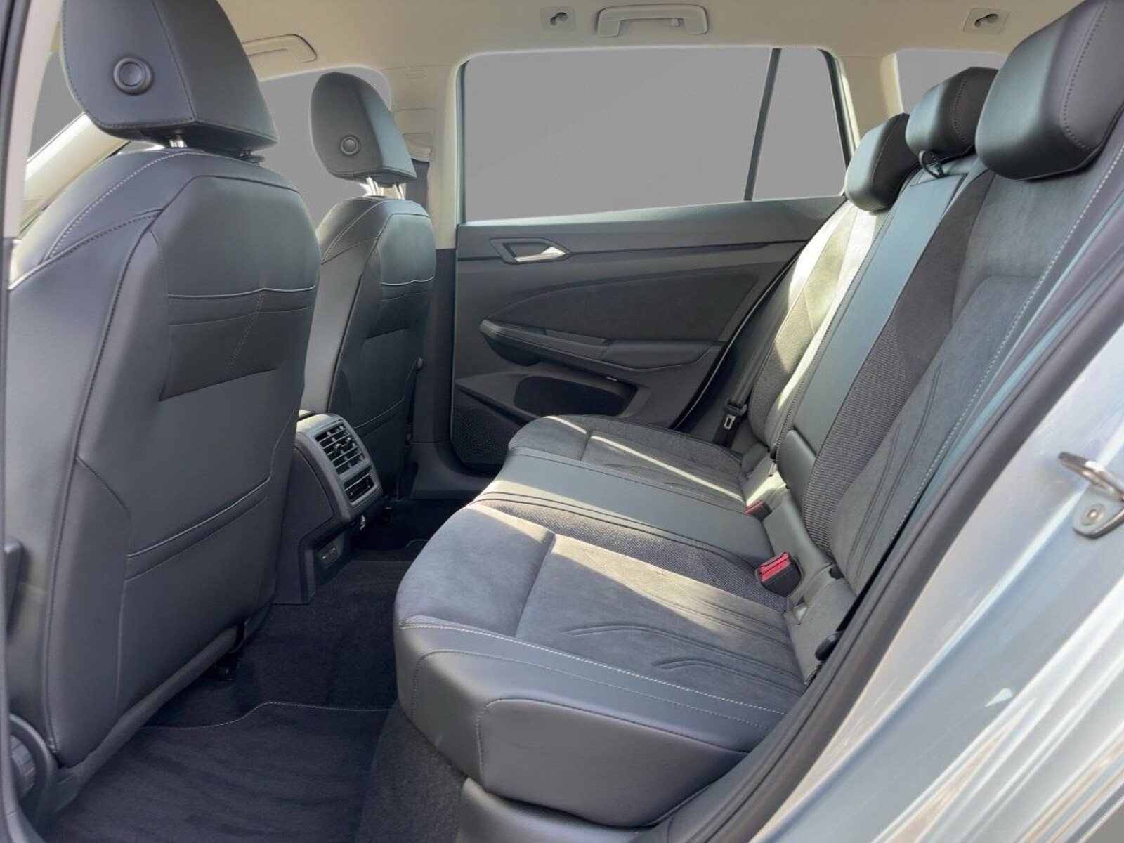 Volkswagen Golf Variant – Bild 8