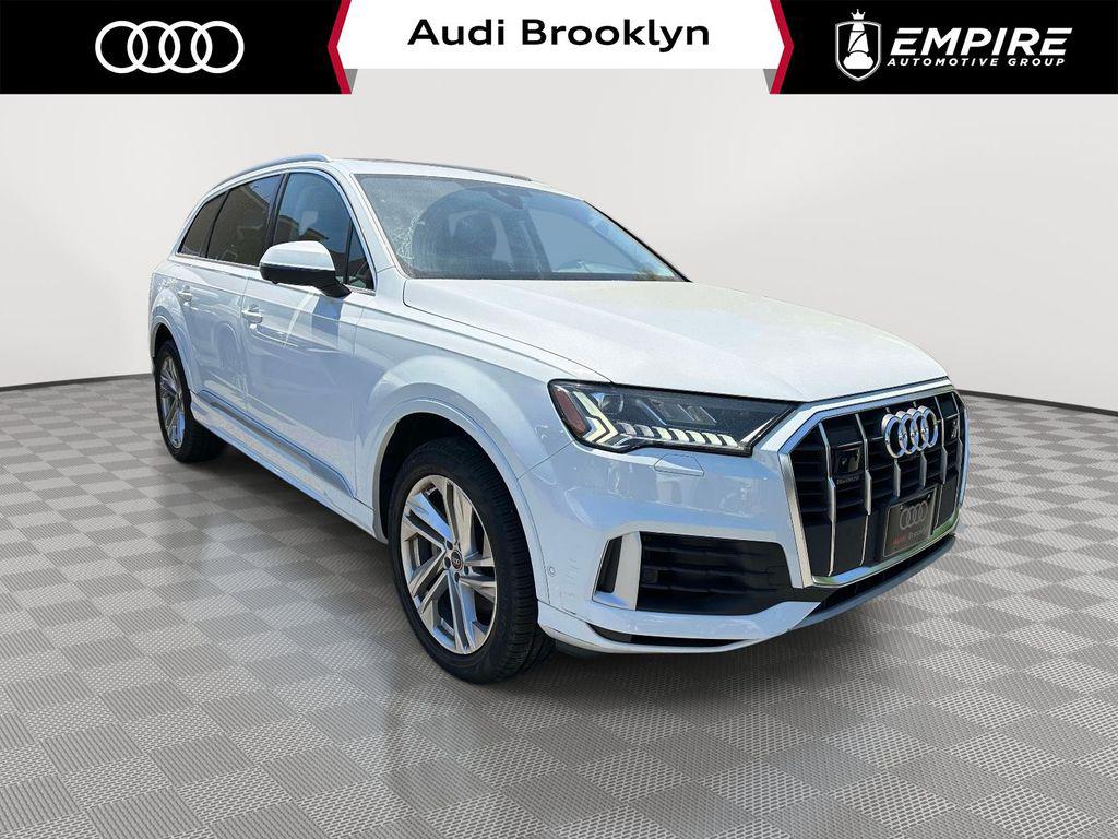 2023 Audi Q7 55 Premium Plus quattro Tiptronic's photo
