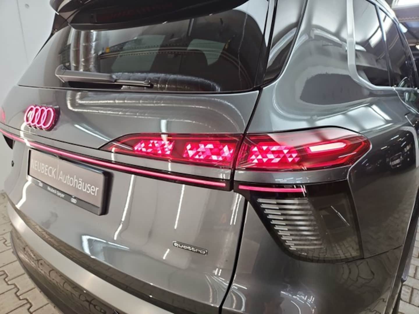 Bild über Audi Q7 SUV TDI quattro 220 kW tiptronic - für weitere Informationen kontaktieren Sie den Audi Partner