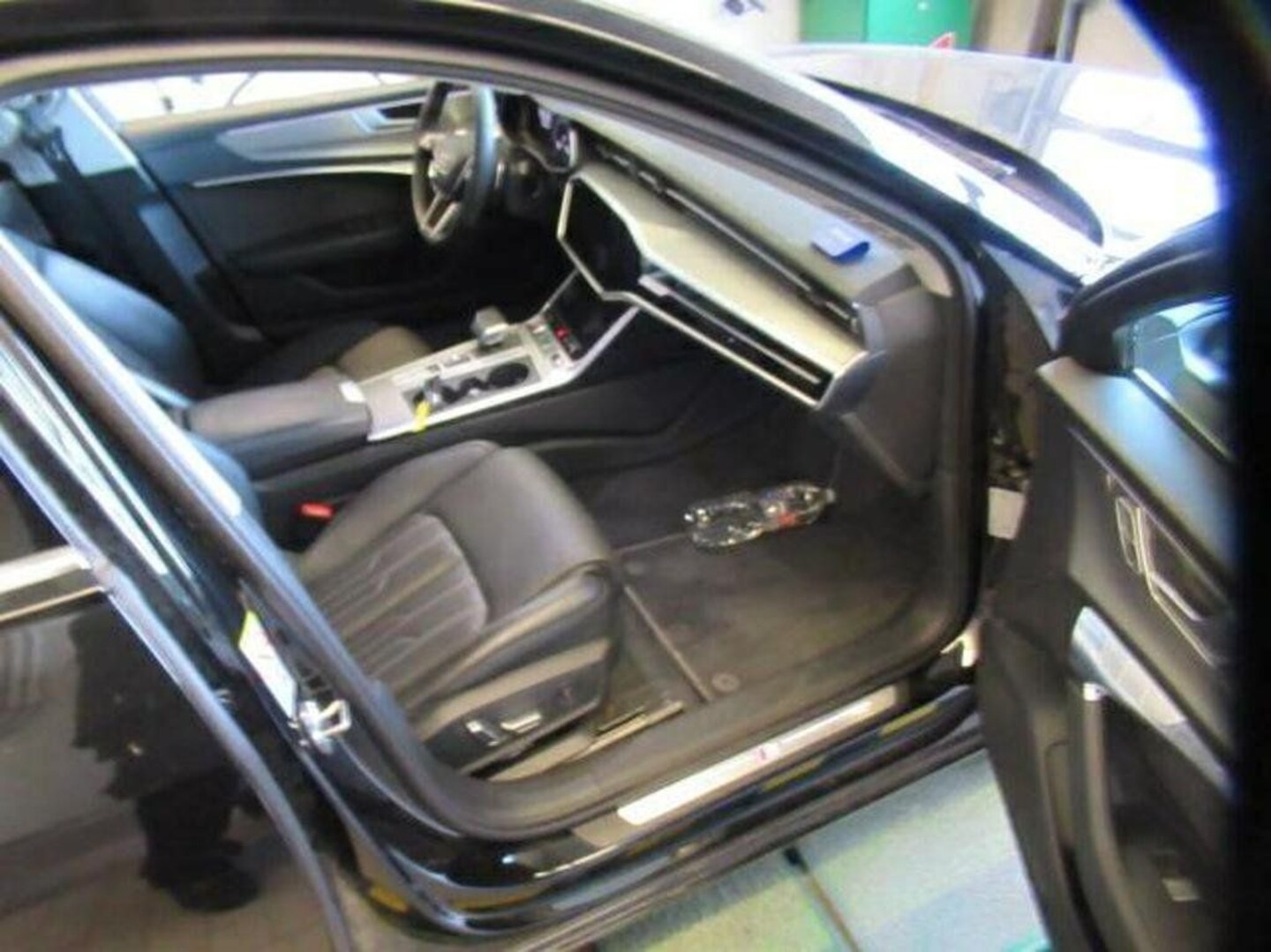 Bild über Audi S6 Avant TDI quattro tiptronic - für weitere Informationen kontaktieren Sie den Audi Partner