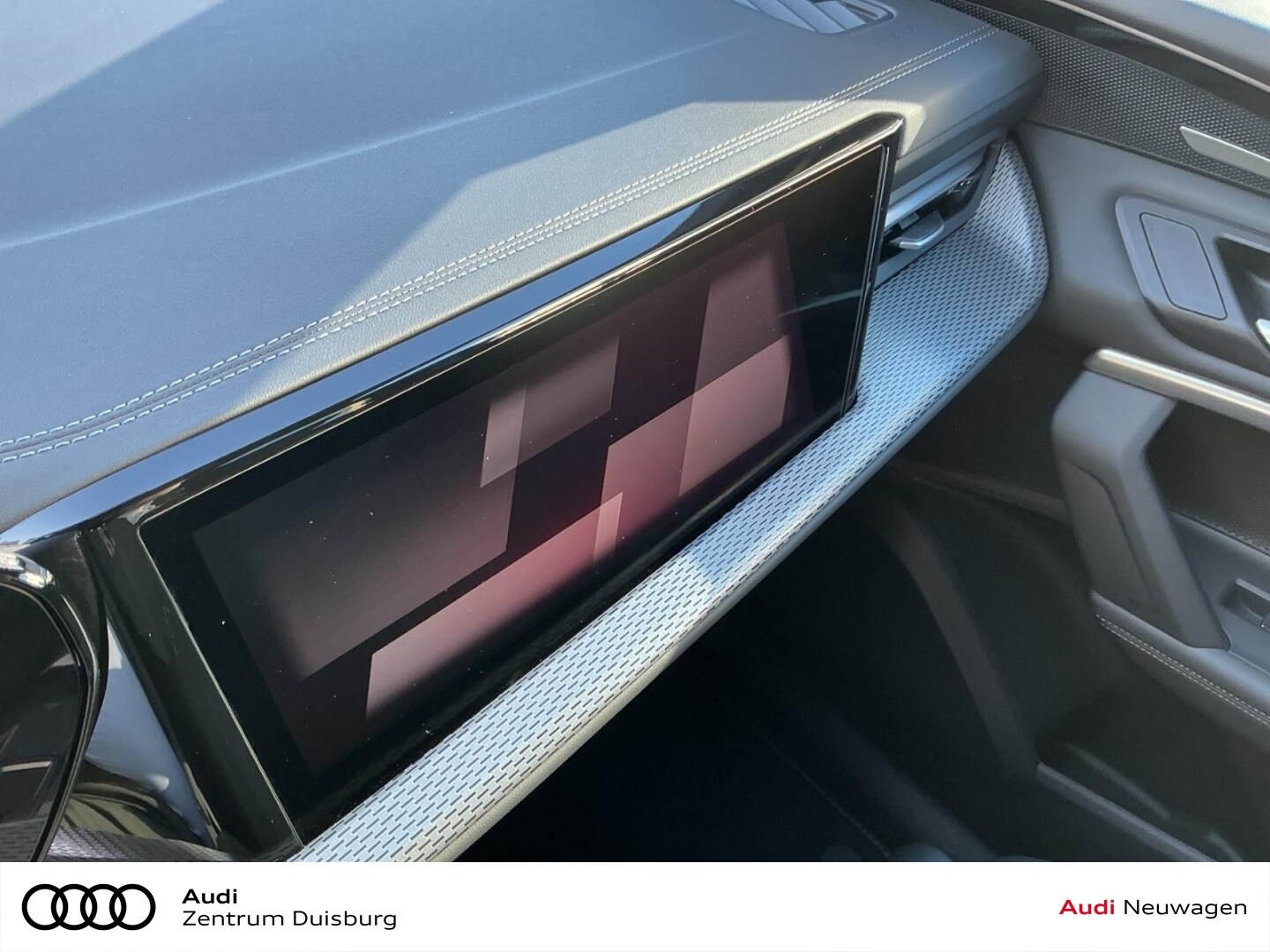 Bild über Audi Q5 SUV TDI quattro 150 kW S tronic - für weitere Informationen kontaktieren Sie den Audi Partner
