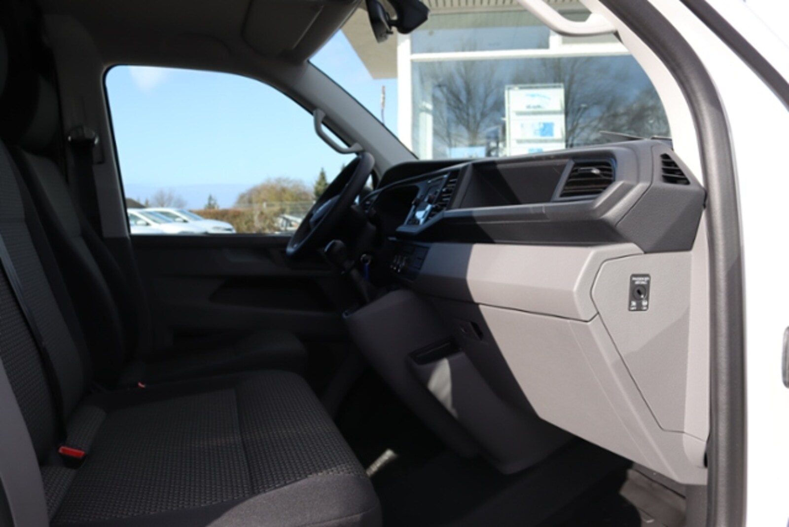 Volkswagen T6.1 Transporter Kasten kurzer Radstand – Bild 14