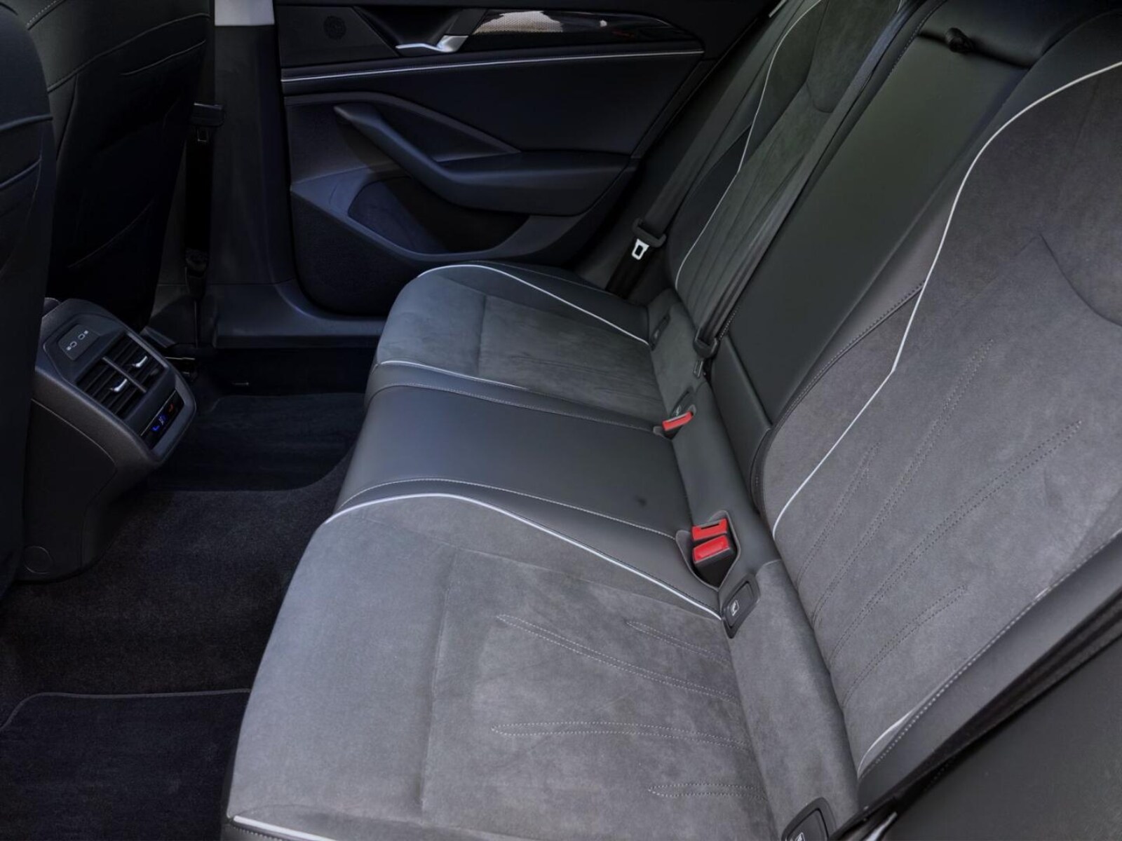 Volkswagen Passat – Bild 16