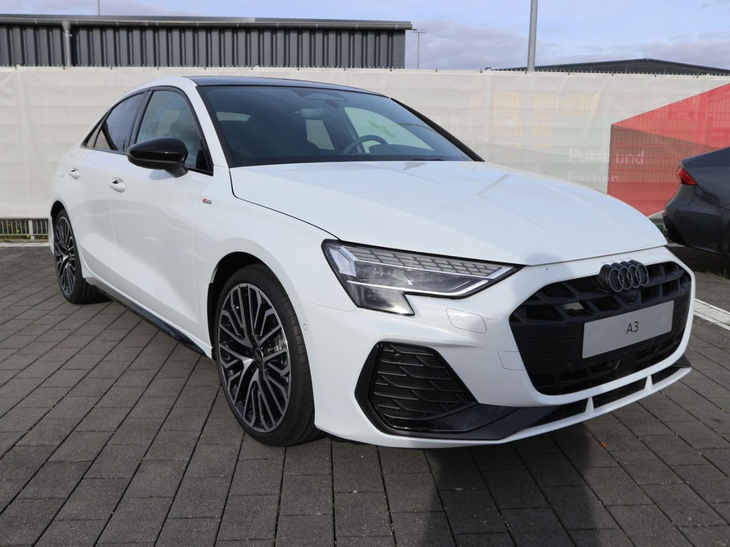 Bild über Audi A3 Limousine TFSI 110 kW S tronic - für weitere Informationen kontaktieren Sie den Audi Partner