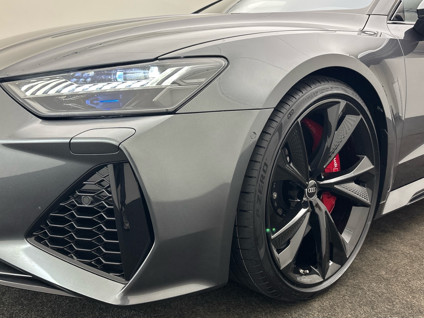 Bild über Audi RS 7 Sportback TFSI quattro tiptronic - für weitere Informationen kontaktieren Sie den Audi Partner