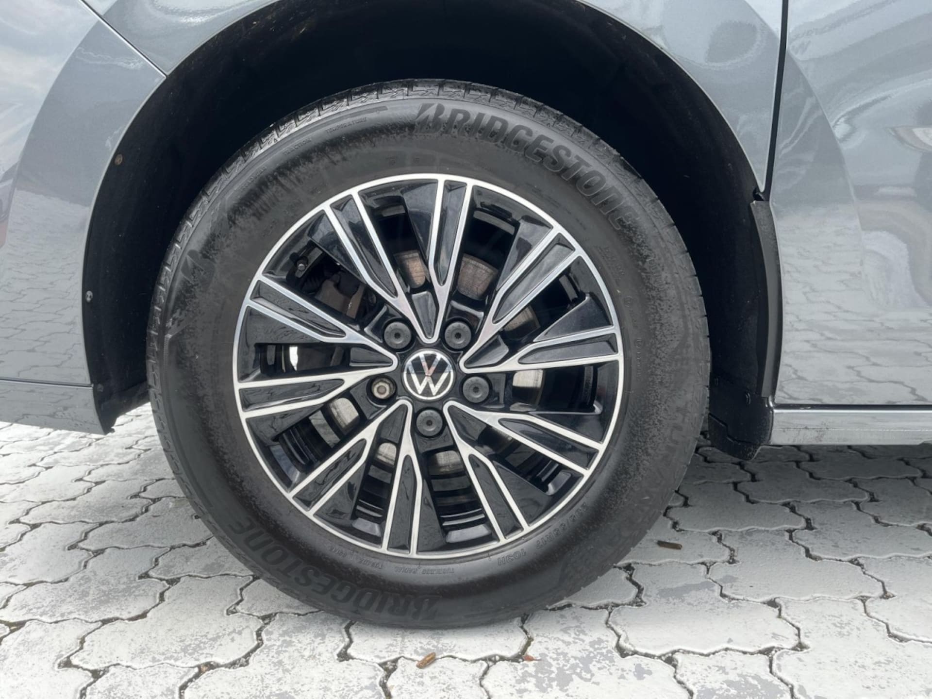 Volkswagen Multivan Basis-Modell
