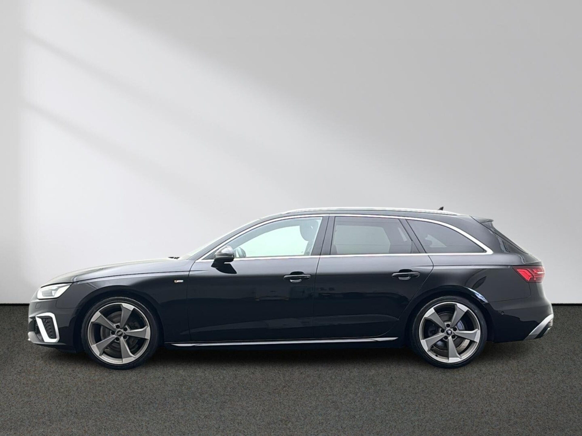 Audi A4 Avant S line