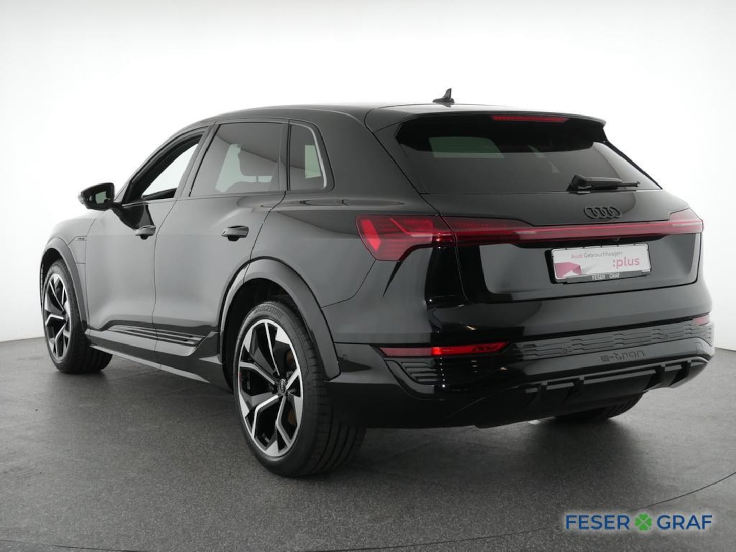 Bild über Audi SQ8 e-tron e-tron quattro - für weitere Informationen kontaktieren Sie den Audi Partner