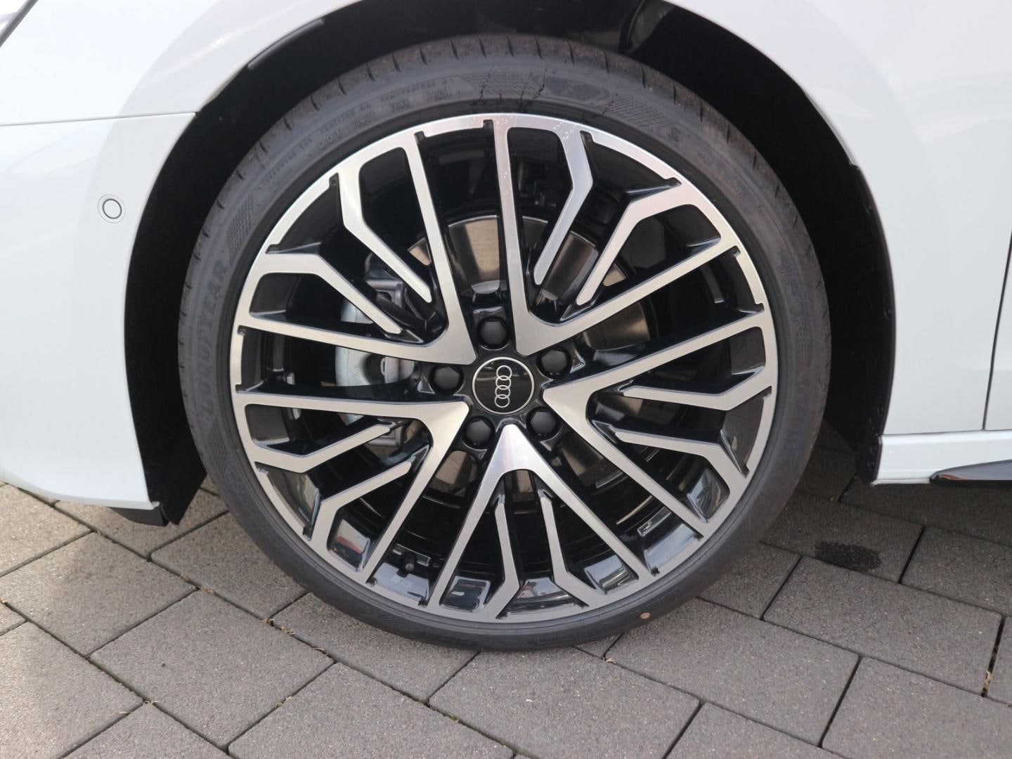 Bild über Audi A3 Limousine TFSI 110 kW S tronic - für weitere Informationen kontaktieren Sie den Audi Partner