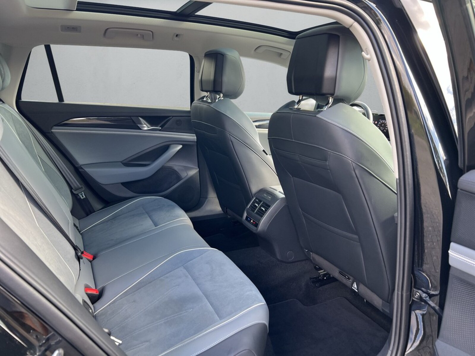 Volkswagen Passat – Bild 13