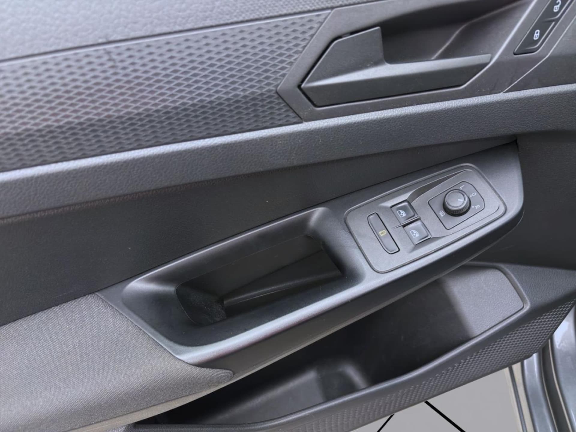 Volkswagen Caddy Basis-Modell