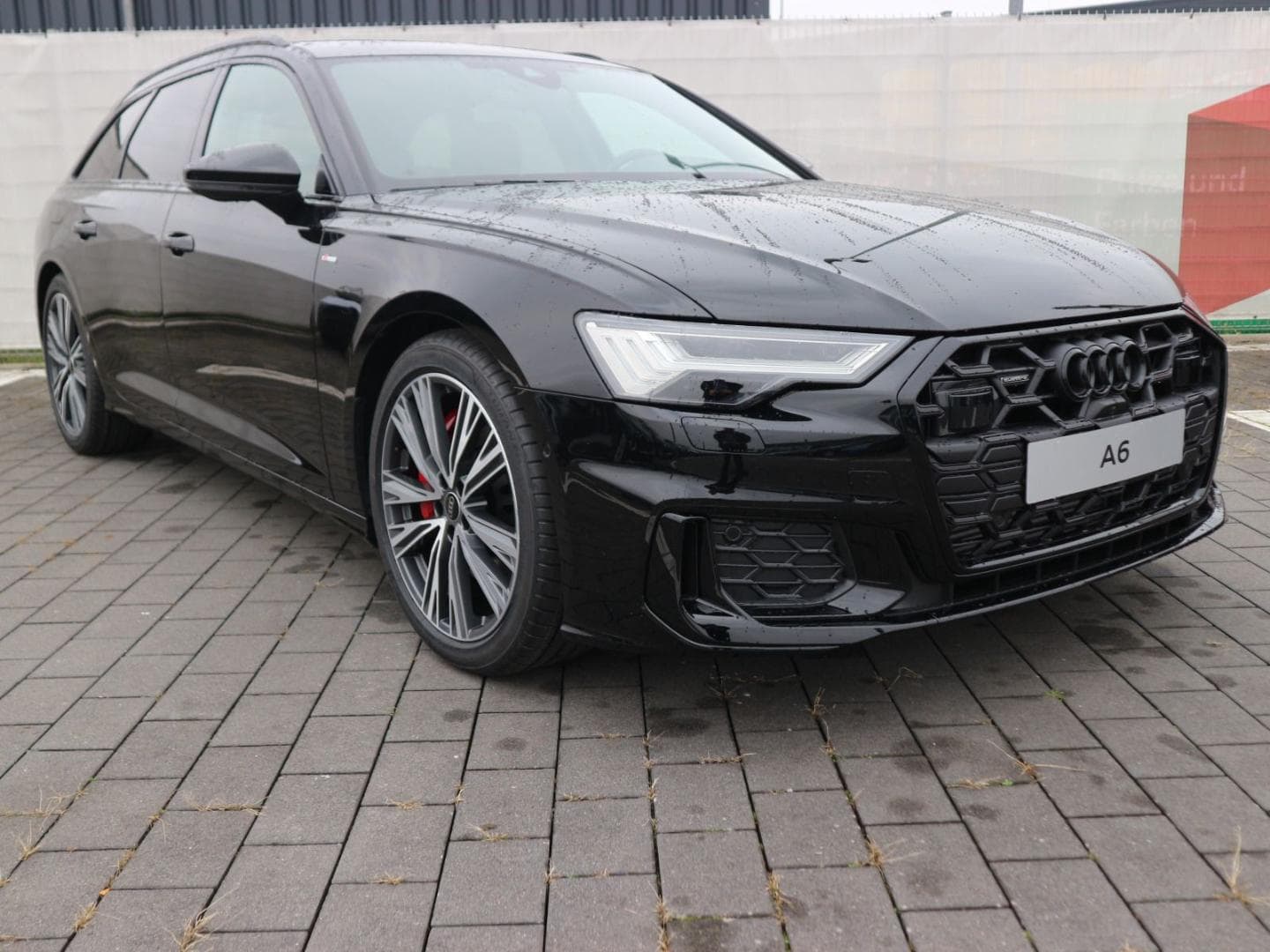 Bild über Audi A6 Avant TFSI e S line 55 TFSI e quattro S tronic - für weitere Informationen kontaktieren Sie den Audi Partner