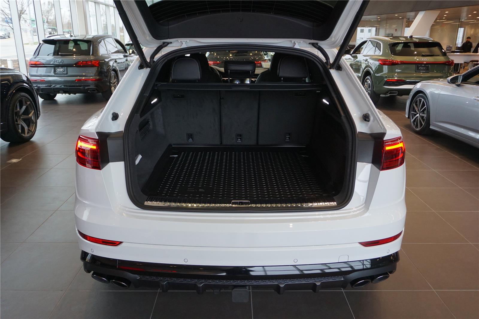 2026 Audi SQ8 Premium Plus - Photo 18