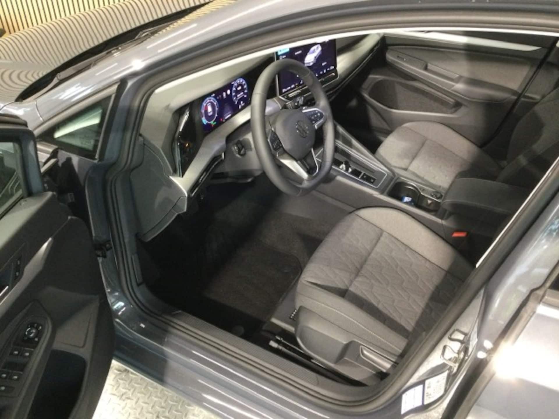 Volkswagen Golf Life