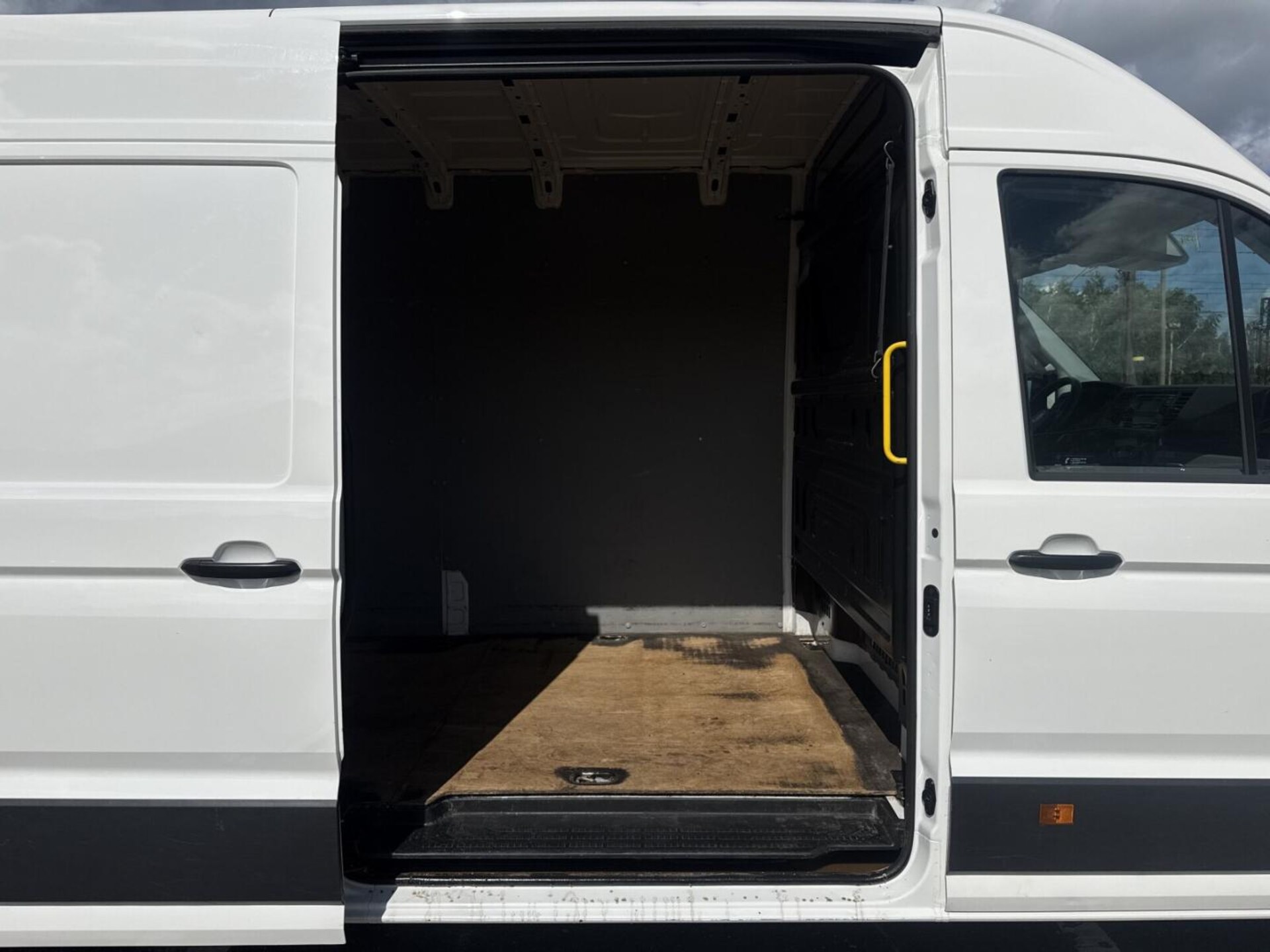 Volkswagen Crafter Furgon długi rozstaw osi