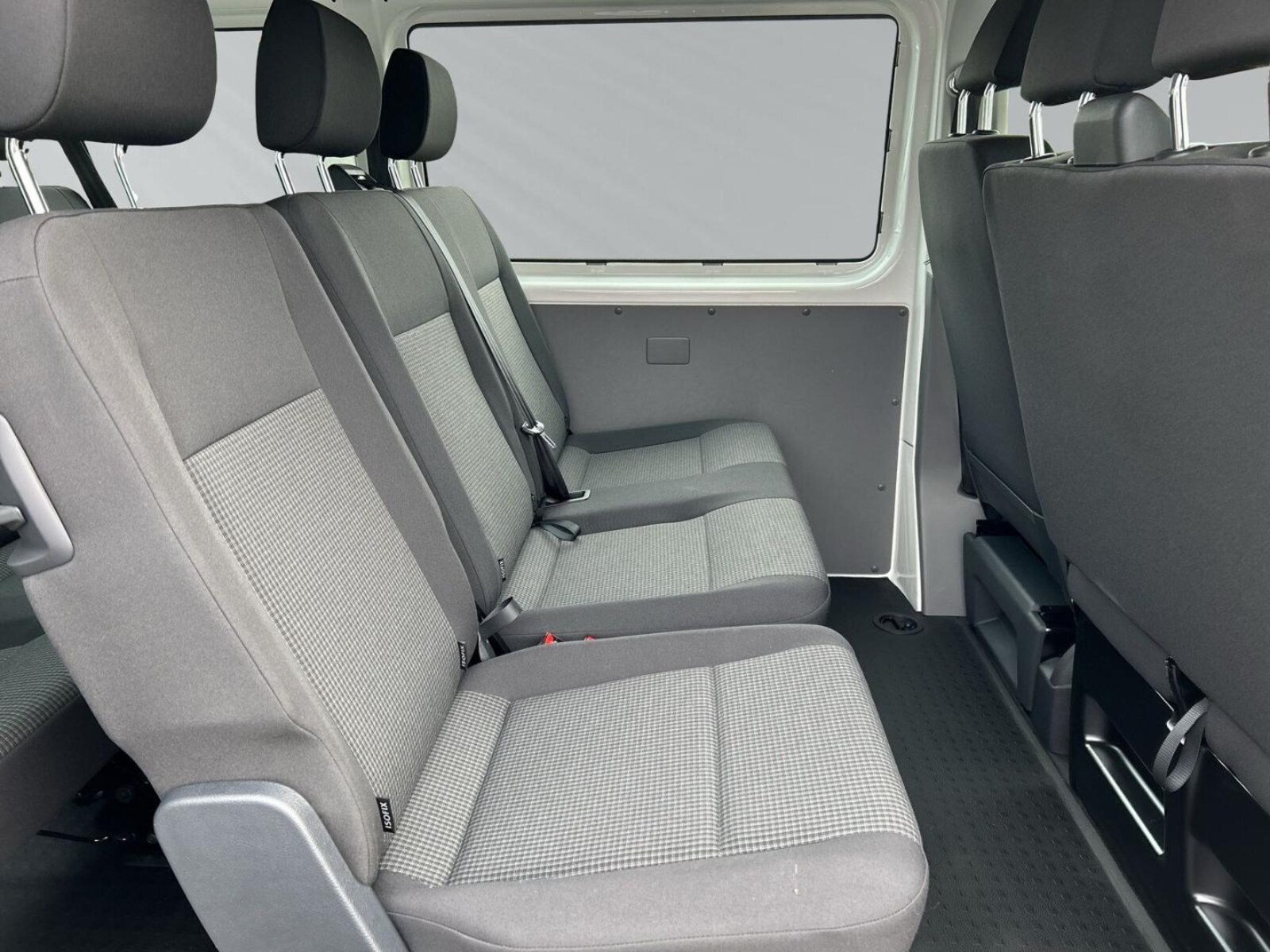 Volkswagen T6.1 Transporter Kombi kurzer Radstand – Bild 11