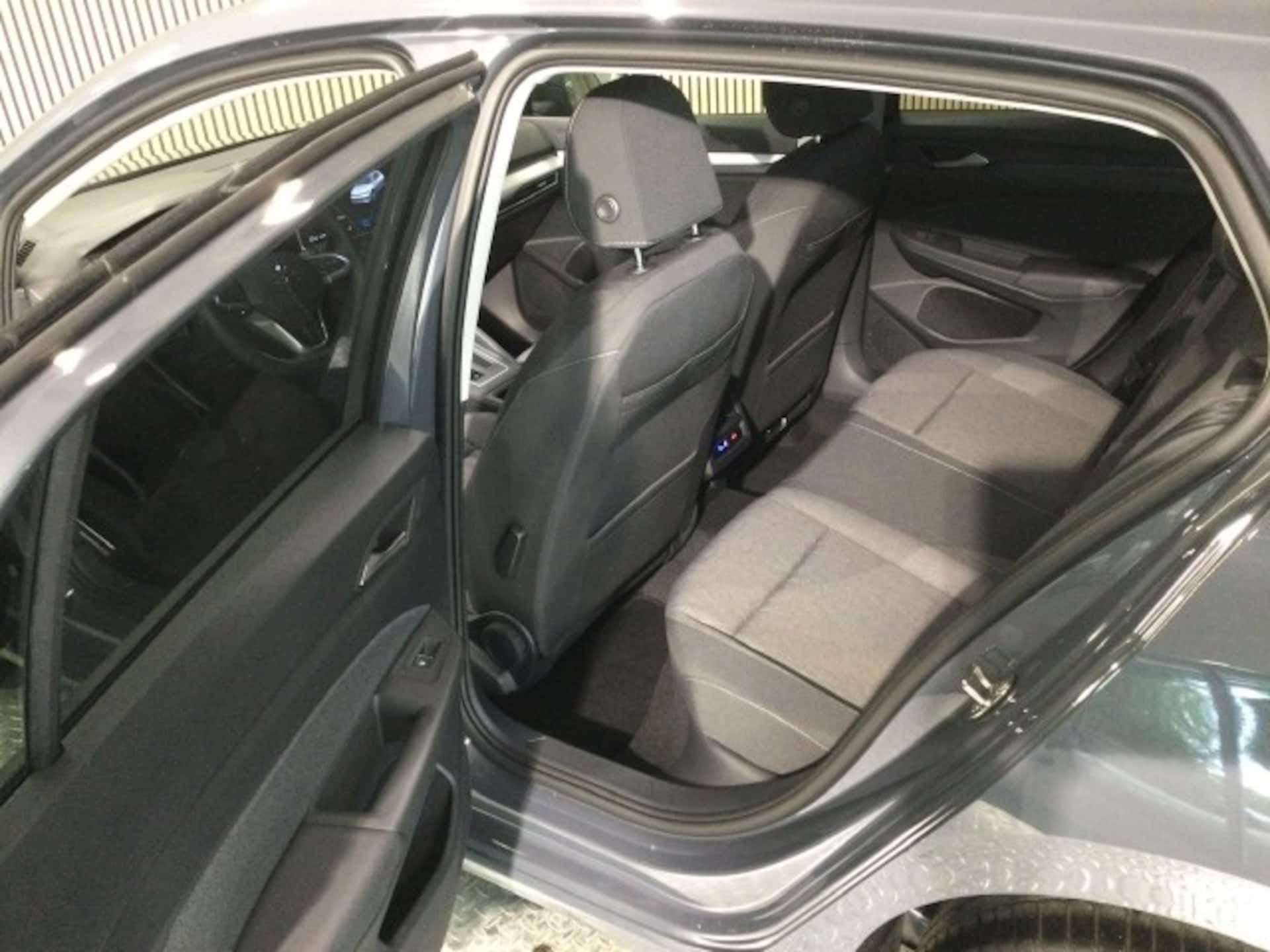 Volkswagen Golf Life