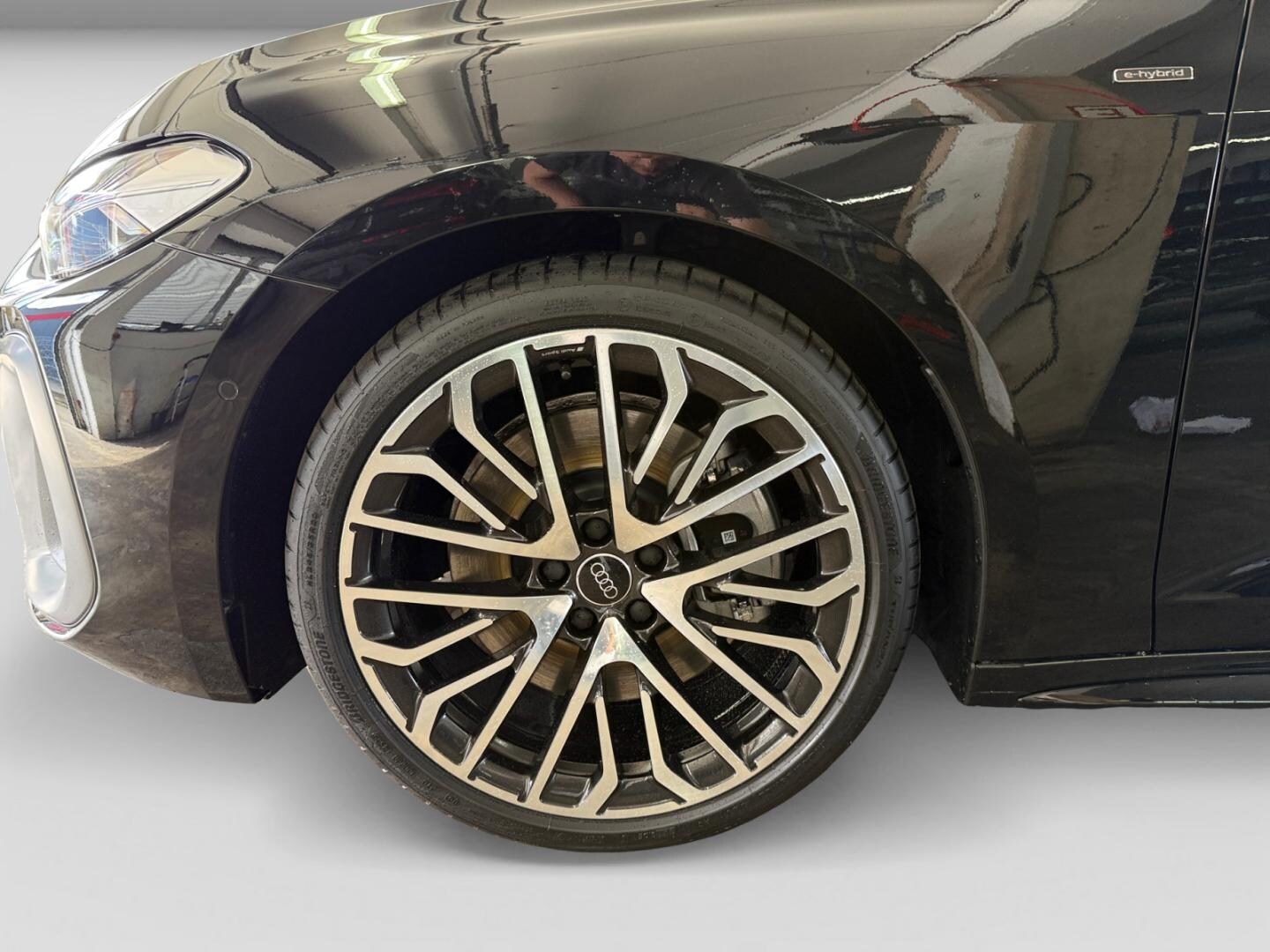 Bild über Audi A5 Avant e-hybrid e-hybrid quattro 220 kW S tronic - für weitere Informationen kontaktieren Sie den Audi Partner