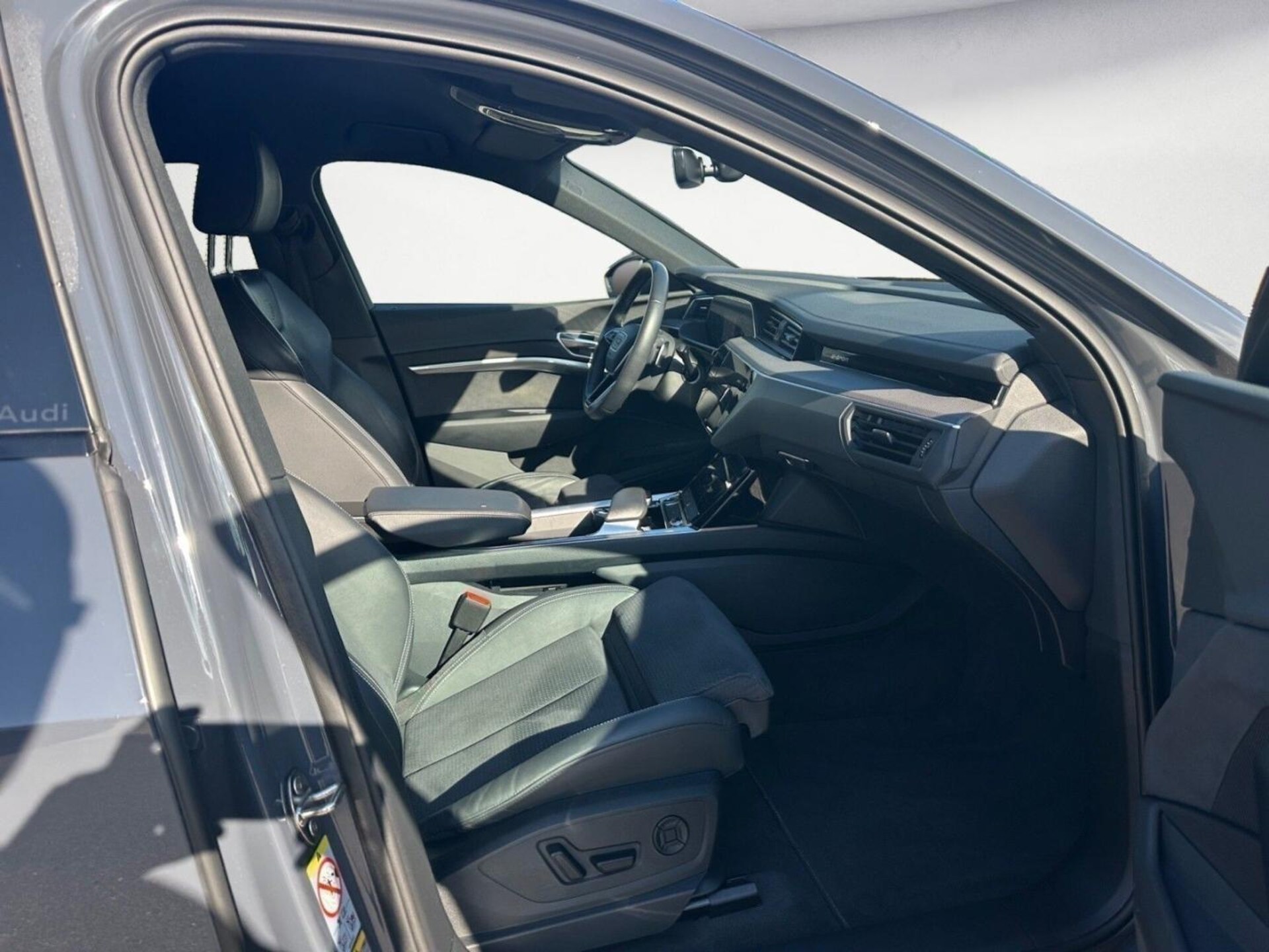 Audi Q8 e-tron S line