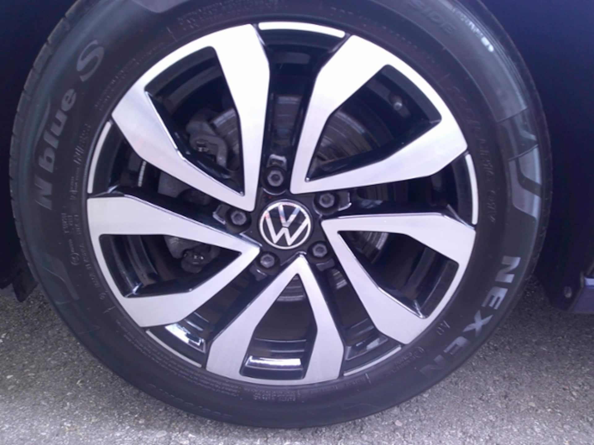 Volkswagen Golf Active