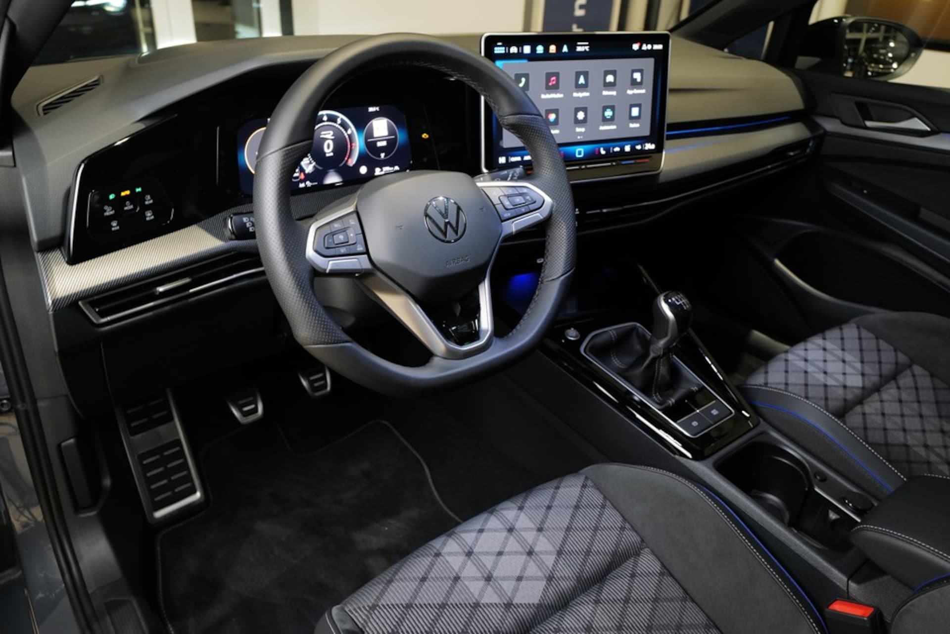 Volkswagen Golf R-Line