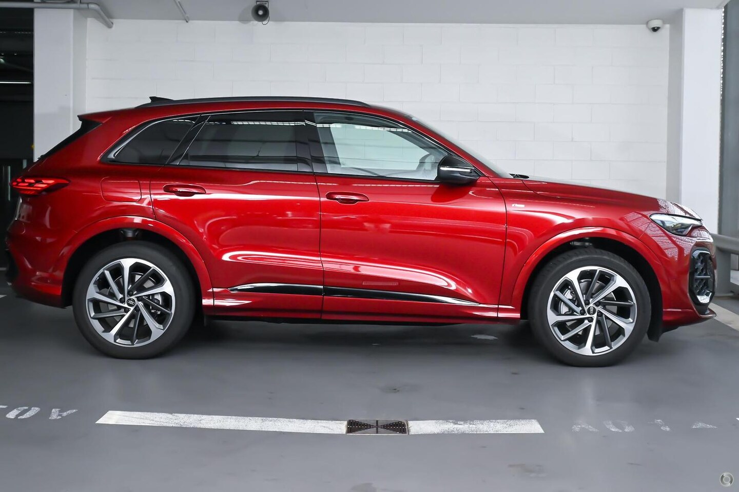 Image about Audi Q5 SUV TFSI 150 kW