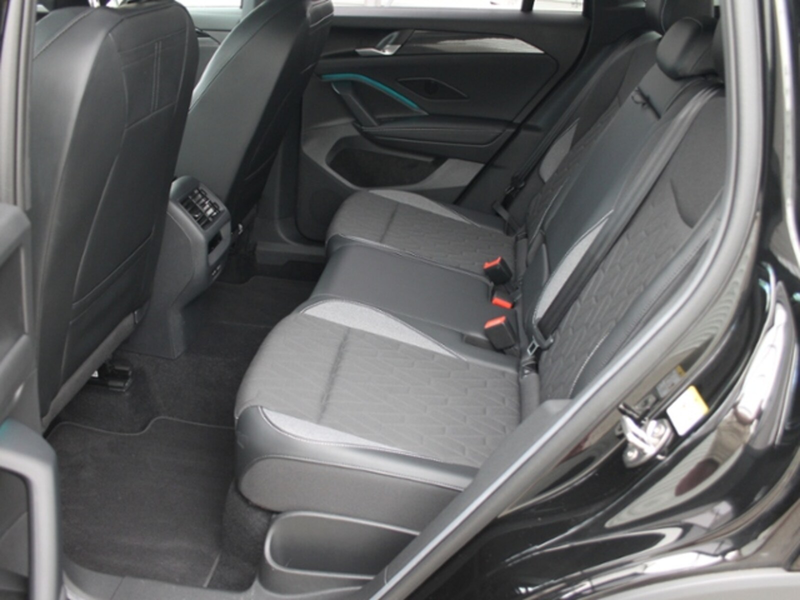 Volkswagen Tiguan – Bild 12