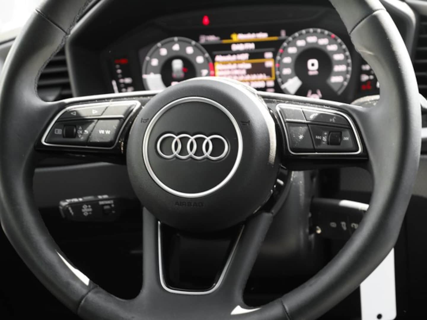Bild über Audi A1 allstreet 30 TFSI S tronic - für weitere Informationen kontaktieren Sie den Audi Partner
